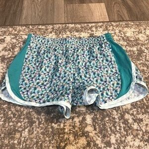 Girls Danskin shorts sz Large